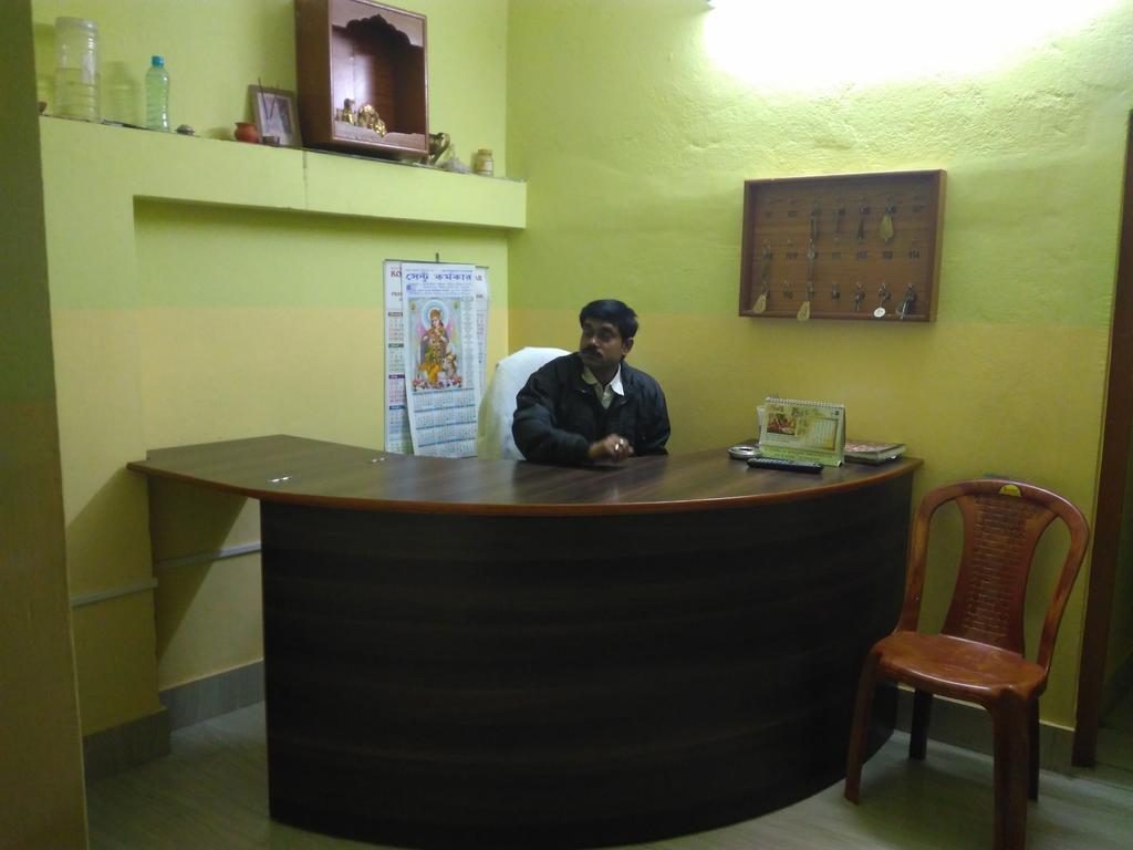 India Tours Only Kavita Guest House ボルプル エクステリア 写真
