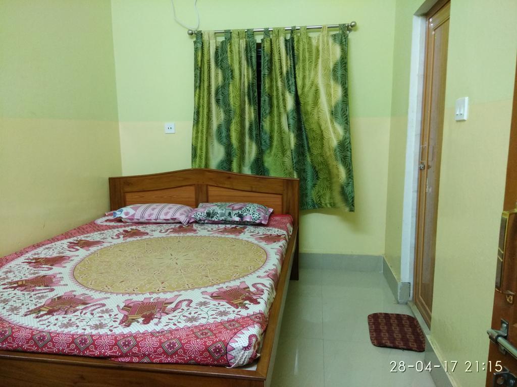 India Tours Only Kavita Guest House ボルプル エクステリア 写真