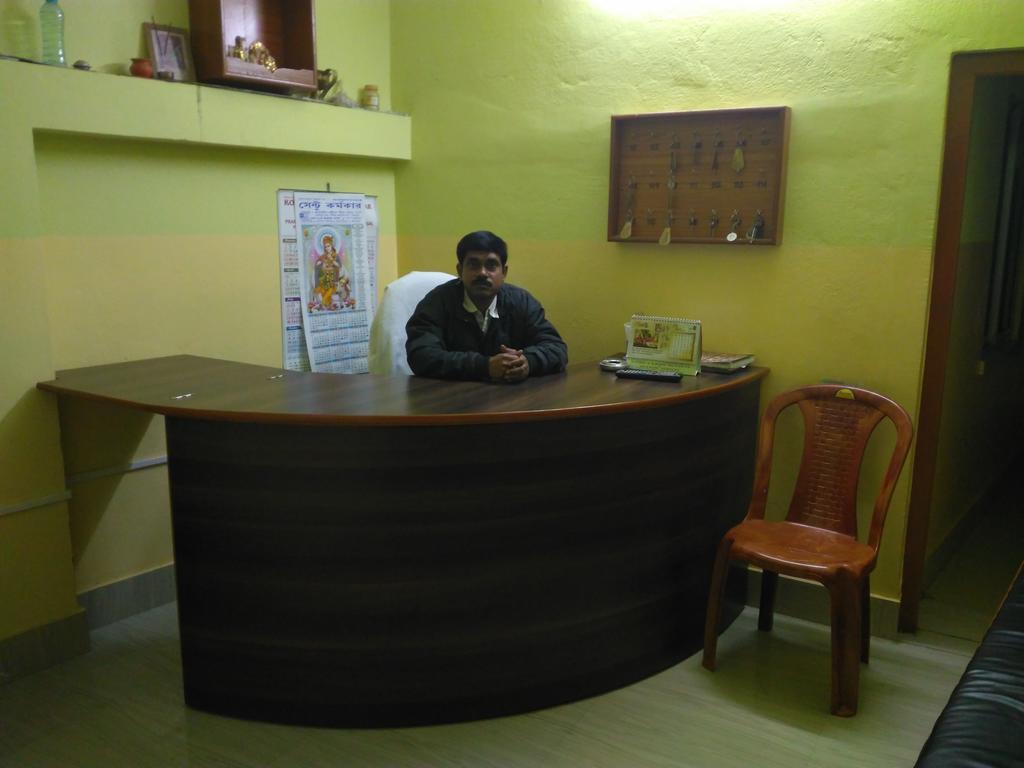 India Tours Only Kavita Guest House ボルプル エクステリア 写真