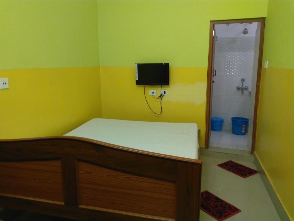 India Tours Only Kavita Guest House ボルプル エクステリア 写真