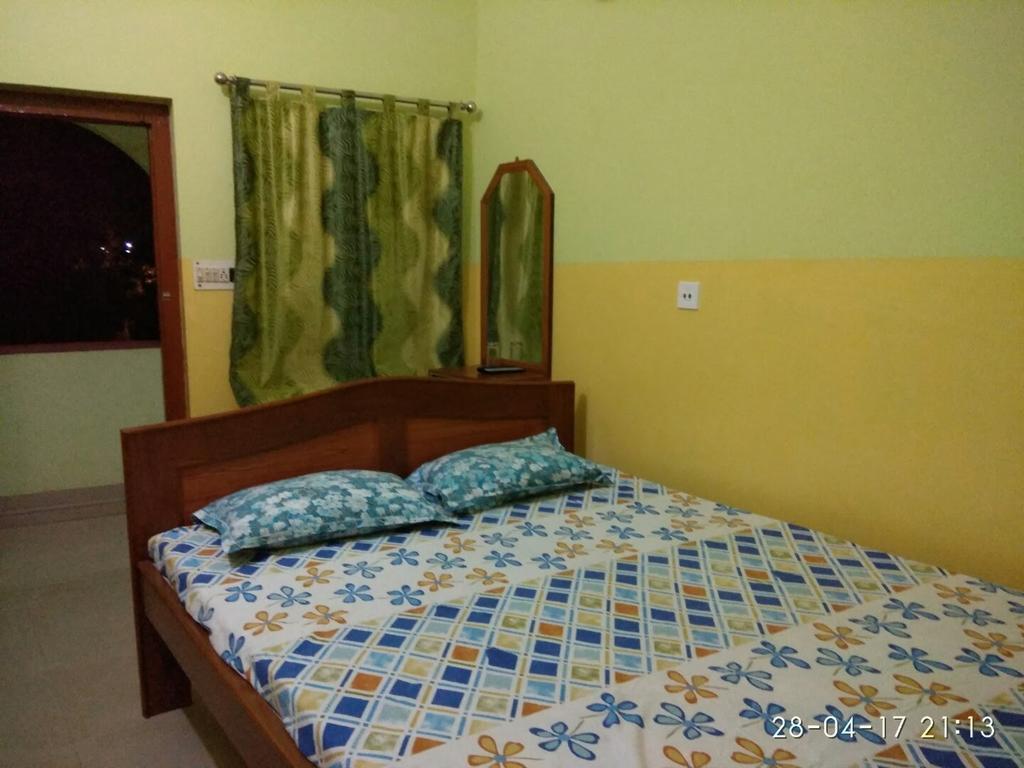 India Tours Only Kavita Guest House ボルプル エクステリア 写真