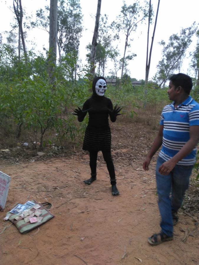 India Tours Only Kavita Guest House ボルプル エクステリア 写真