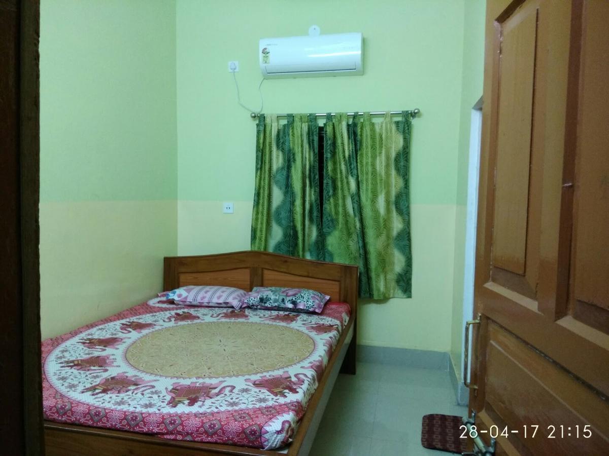 India Tours Only Kavita Guest House ボルプル エクステリア 写真